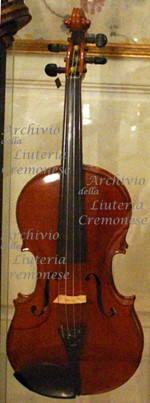 1933Violino a.jpg